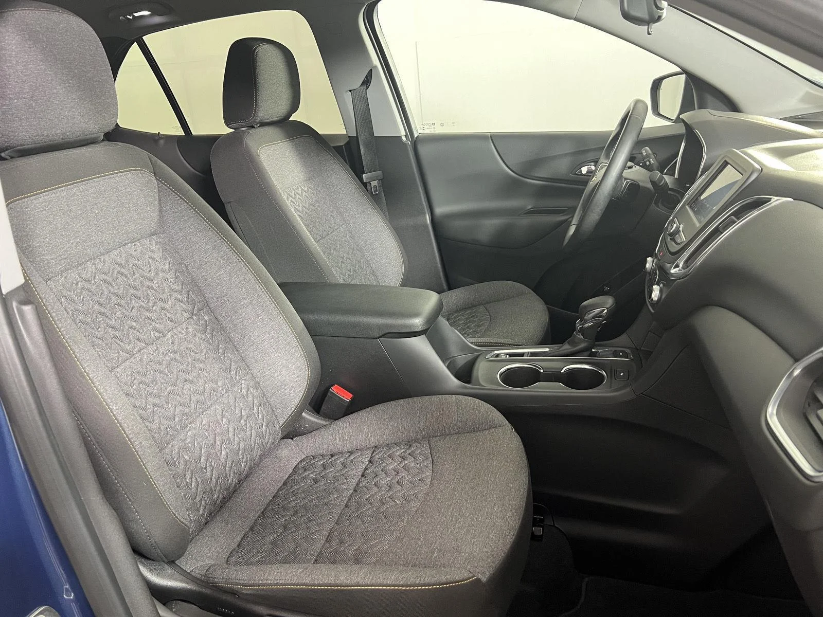 Used 2024 Lakeshore Blue Metallic Chevrolet LT image 22