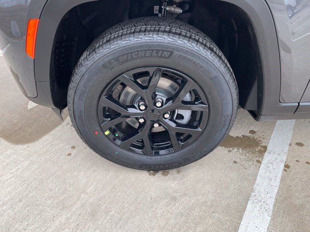 New 2026 Baltic Gray Metallic Clearcoat Jeep Laredo Altitude image 9