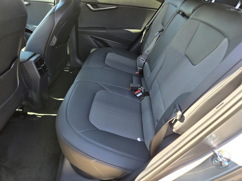 New 2026 Steel Gray Kia WIND image 7