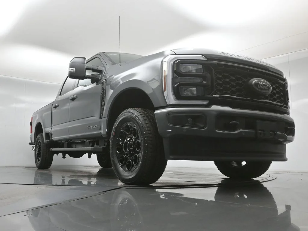 New 2026 Carbonized Gray Metallic Ford Lariat image 36
