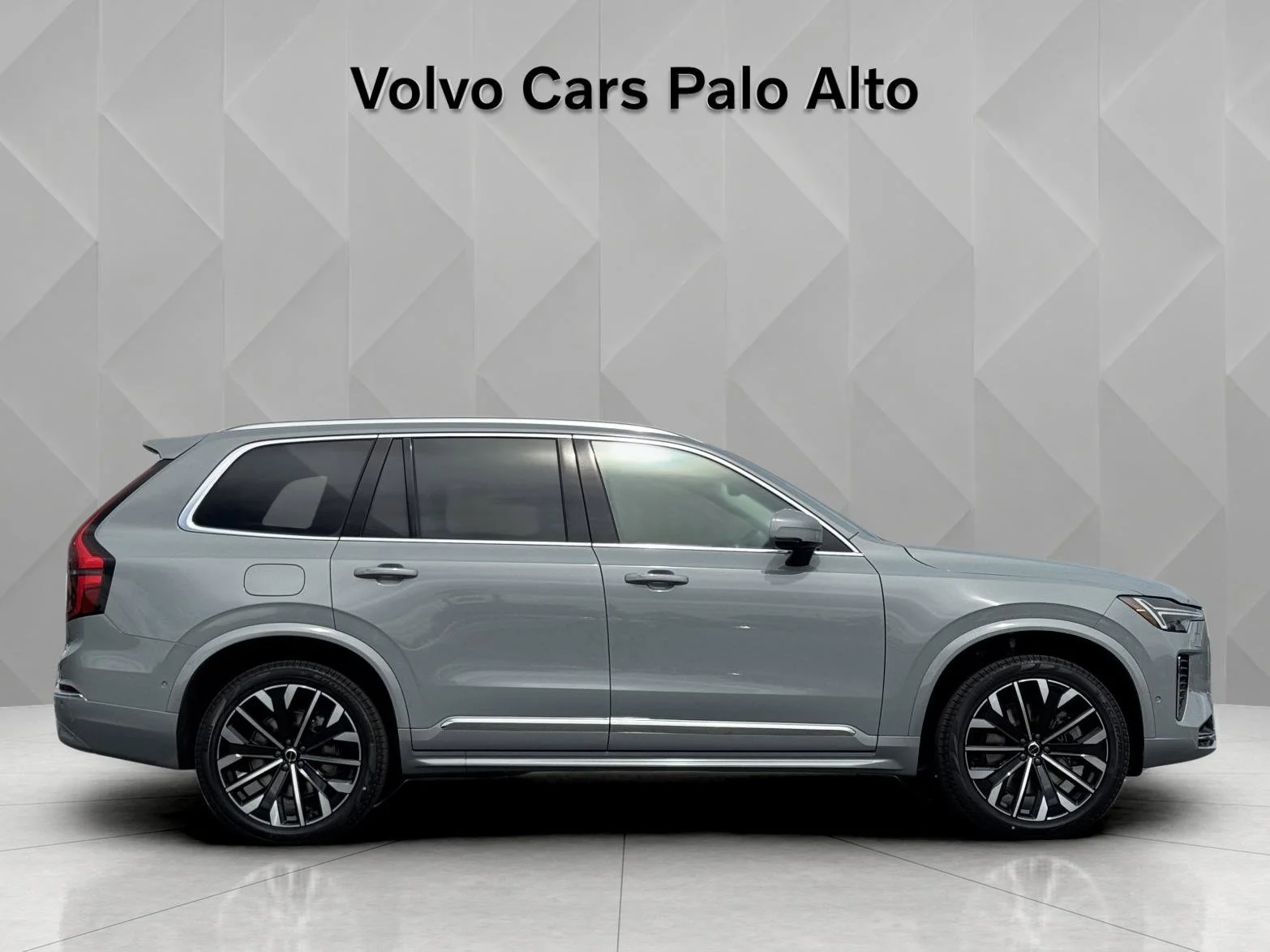 New 2026 Gray Volvo T8 Plus image 10