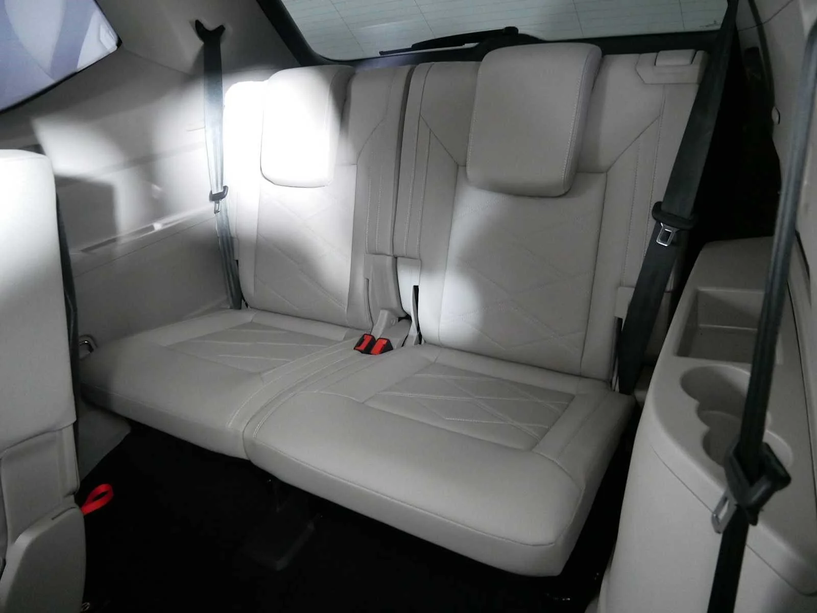 Used 2025  Volkswagen 2.0T SE image 33