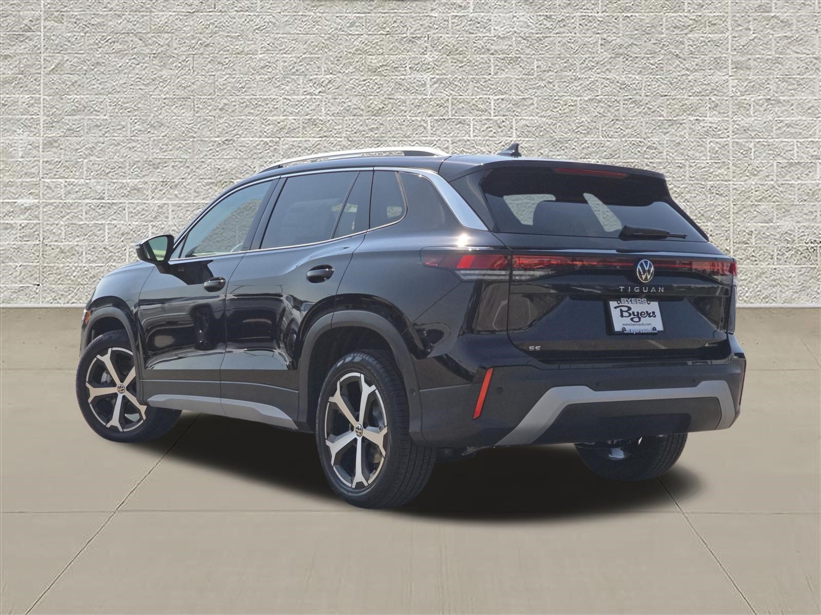 New 2026 Deep Black Pearl Volkswagen SE image 5