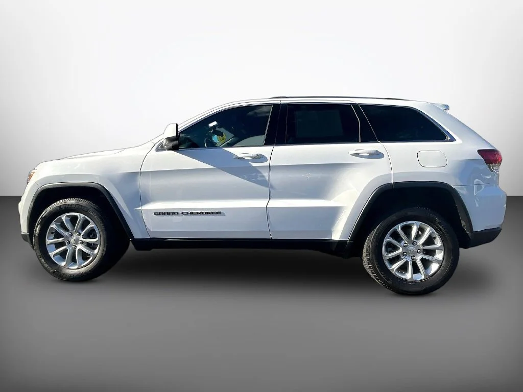 Used 2021 White Jeep Laredo E image 4