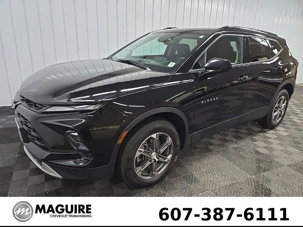 Used 2023 Black Chevrolet LT image 9