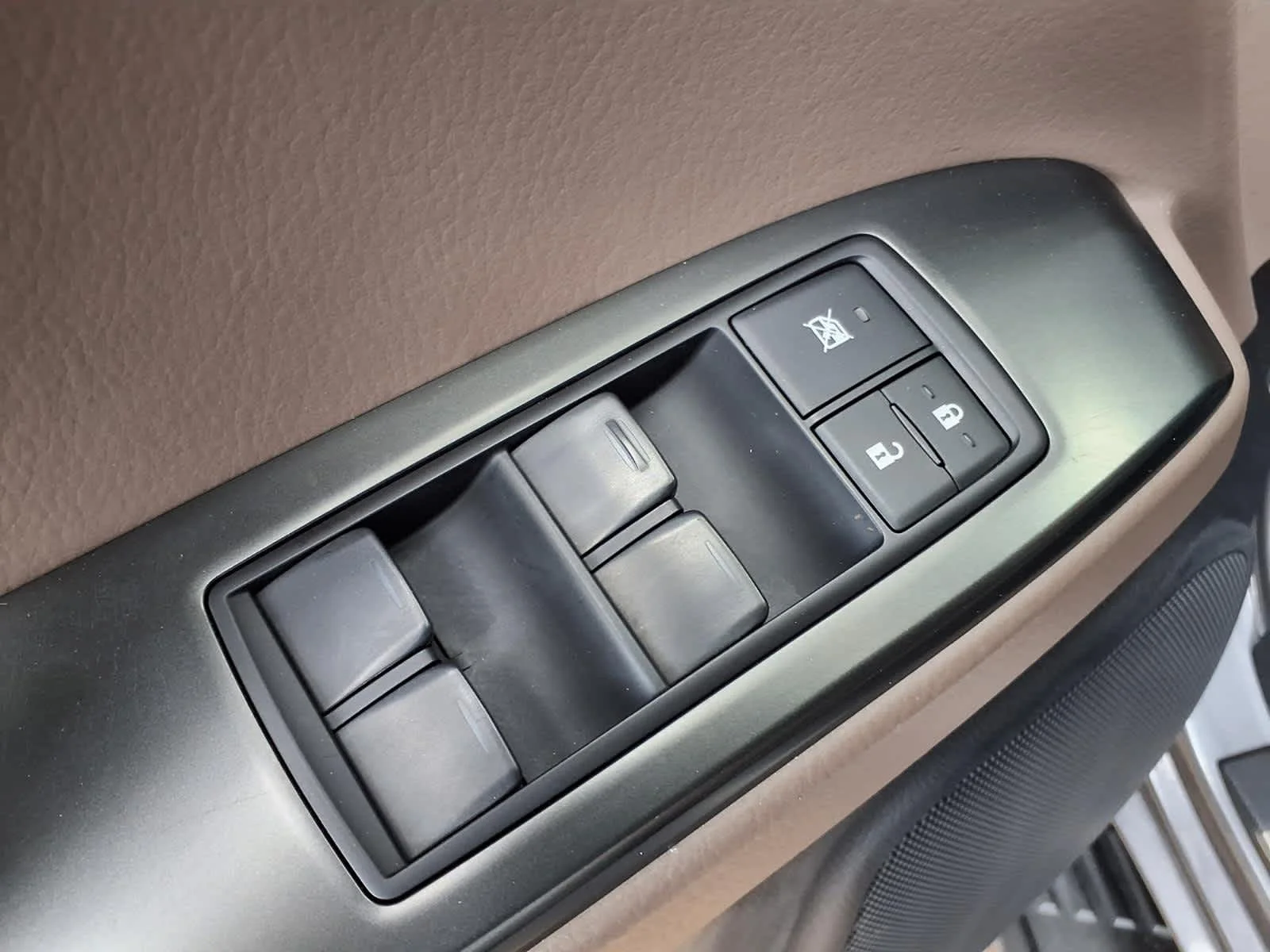 Used 2023  Lexus GX 460 Luxury image 16
