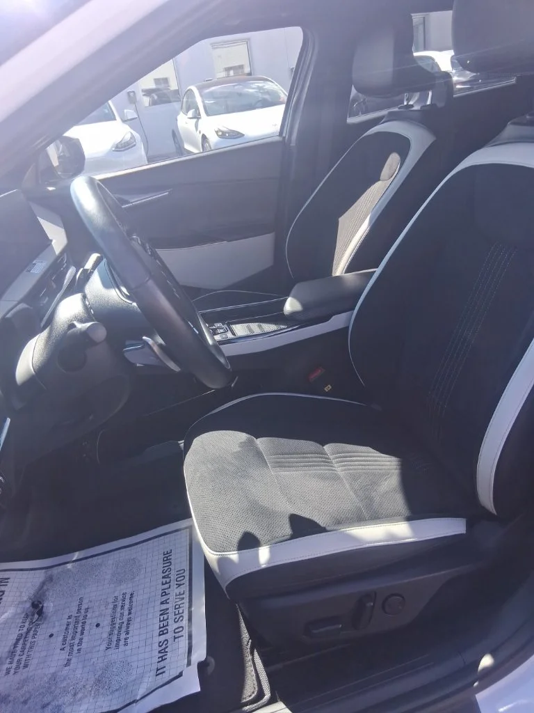 Used 2023 White Kia GT-Line image 6