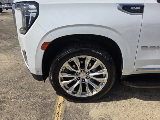 Used 2024 Summit White GMC Denali image 11