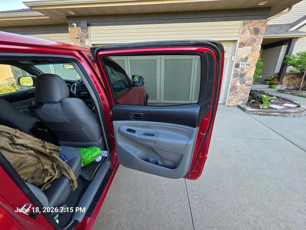 Used 2015 Red Toyota Base image 23