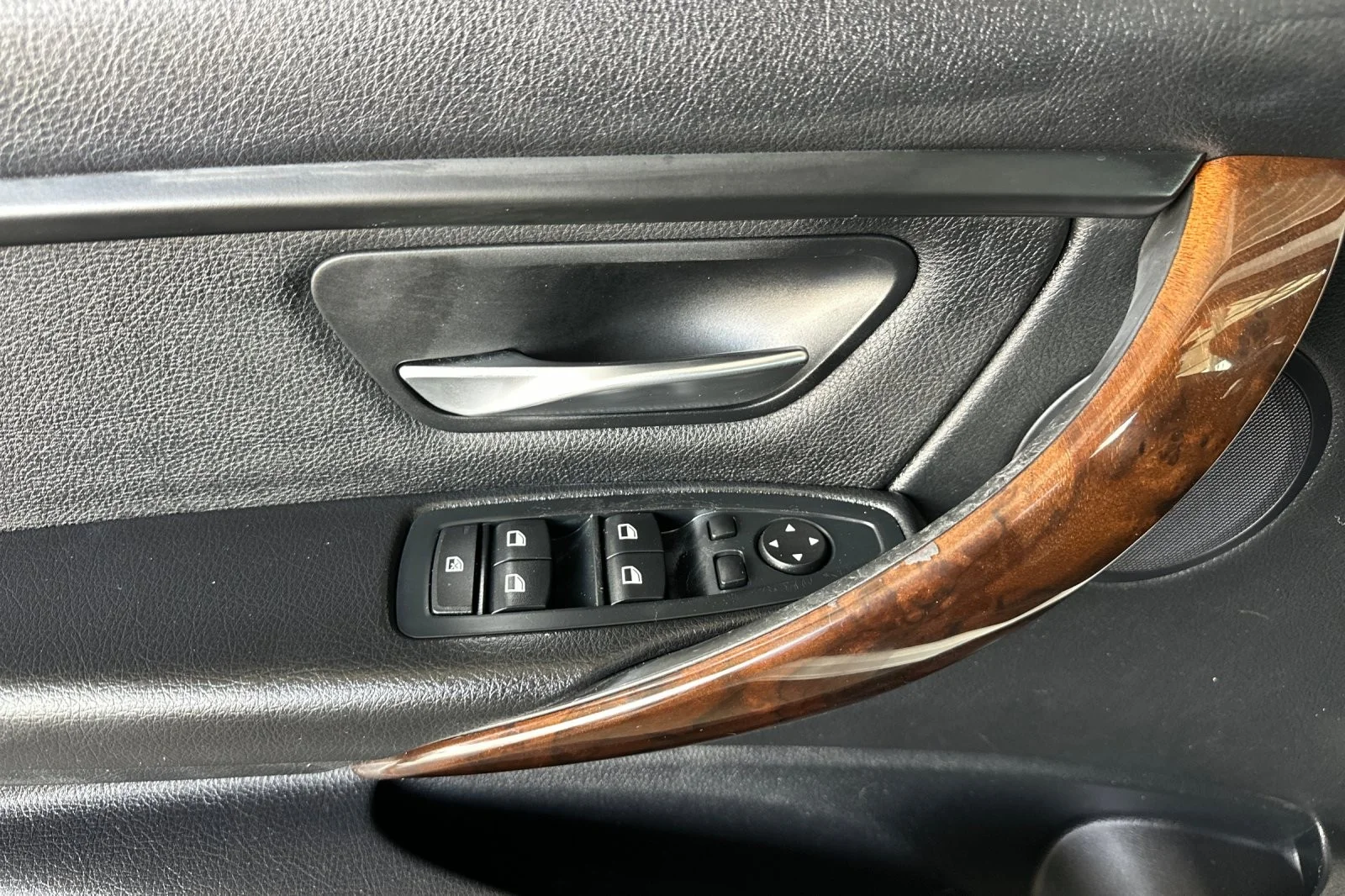 Used 2015 Alpine White BMW 328i image 10
