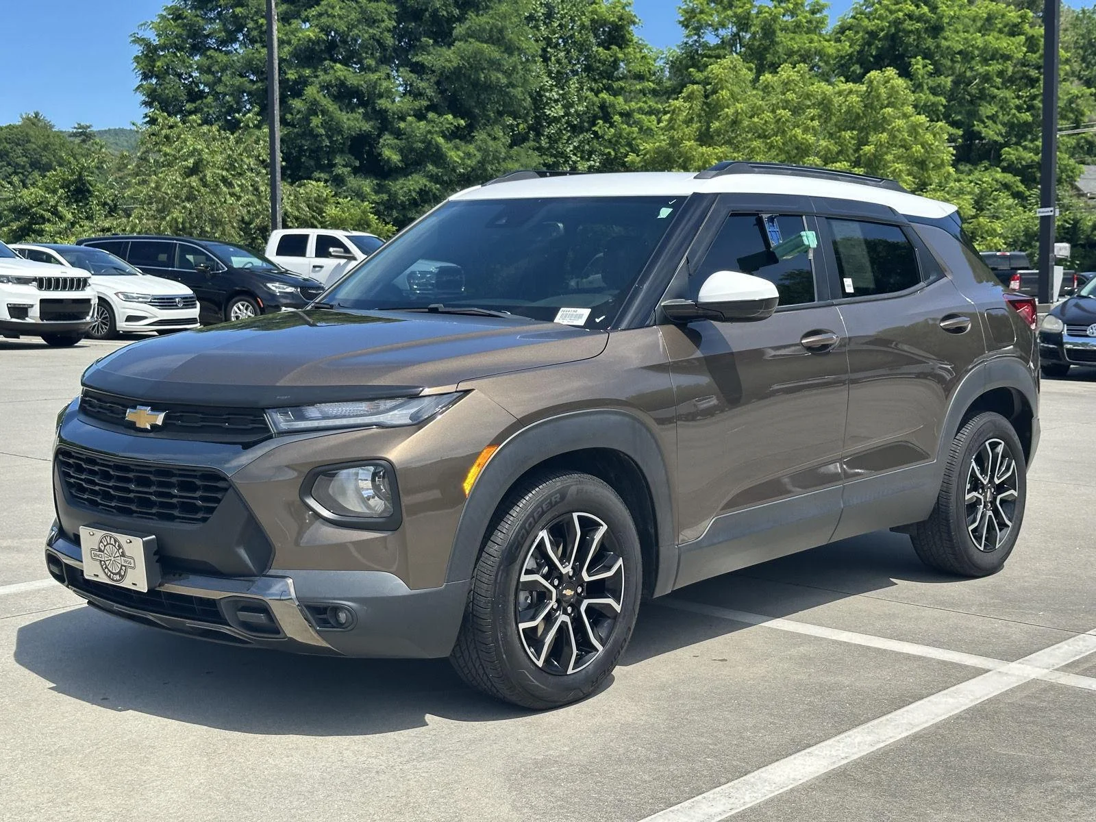 Used 2021 Zeus Bronze Metallic Chevrolet ACTIV image 3