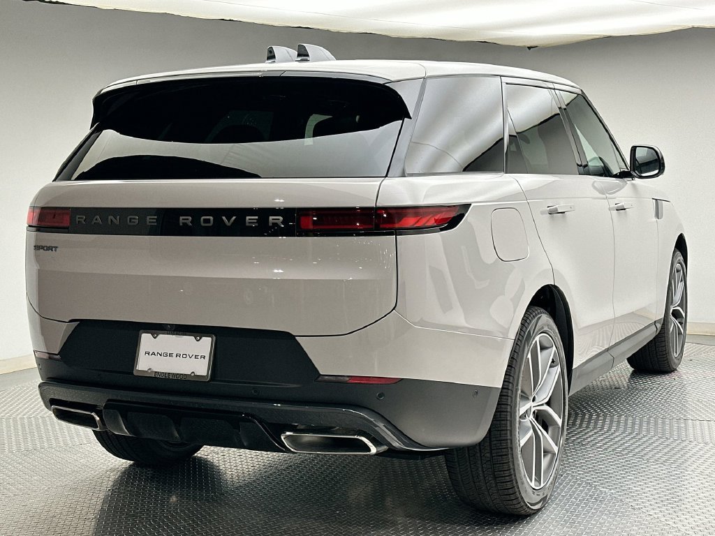 New 2027 Borasco Grey Land Rover SE image 3