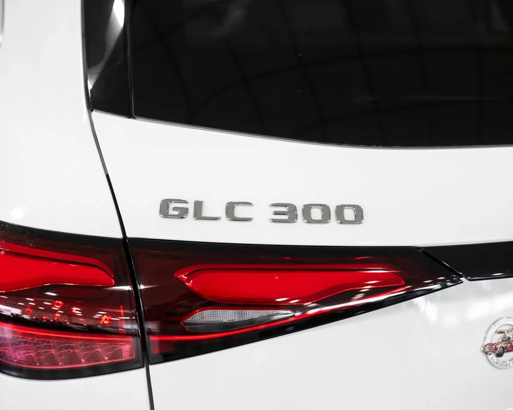 New 2026 White Mercedes-Benz GLC 300 image 10