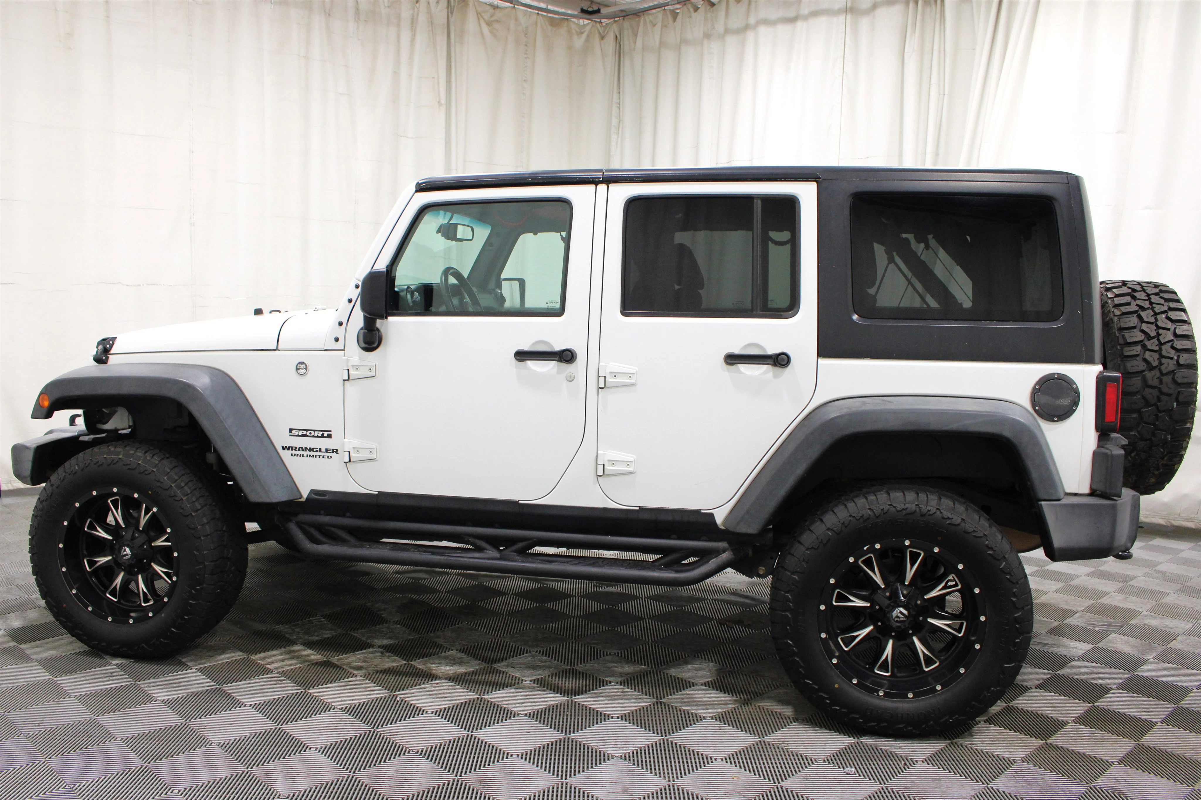 Used 2016 Bright White Clearcoat Jeep Sport image 27