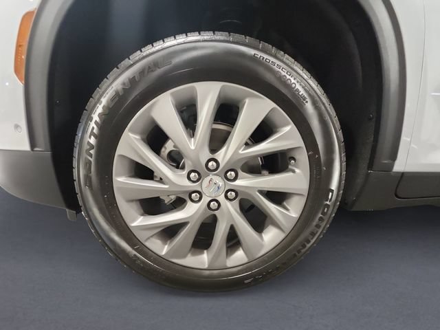 New 2026 Iridescent White Tricoat Buick Preferred image 14