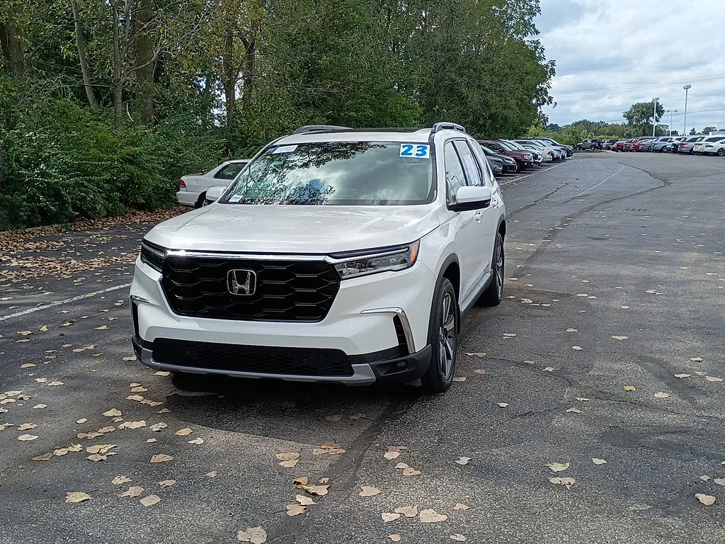 2023 Honda Pilot Touring, photo 7 of 12