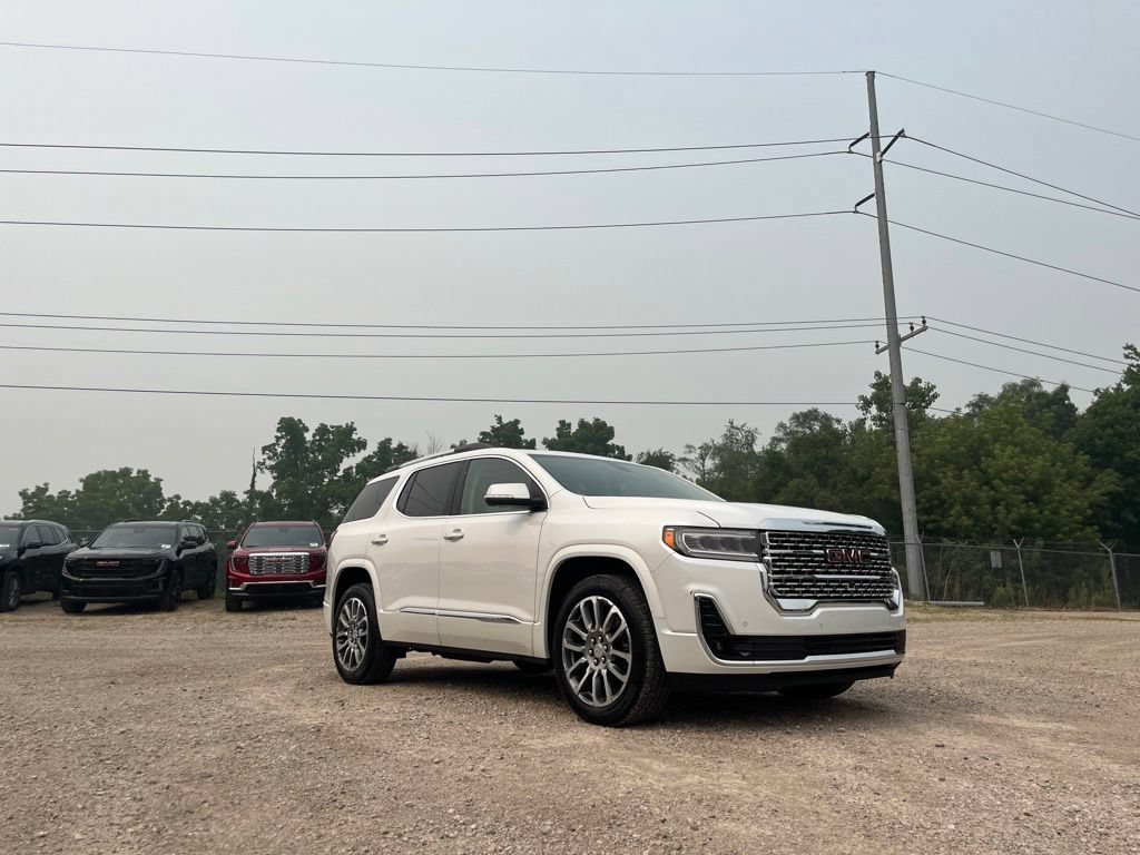 Used 2023 White Frost Tricoat GMC Denali image 5