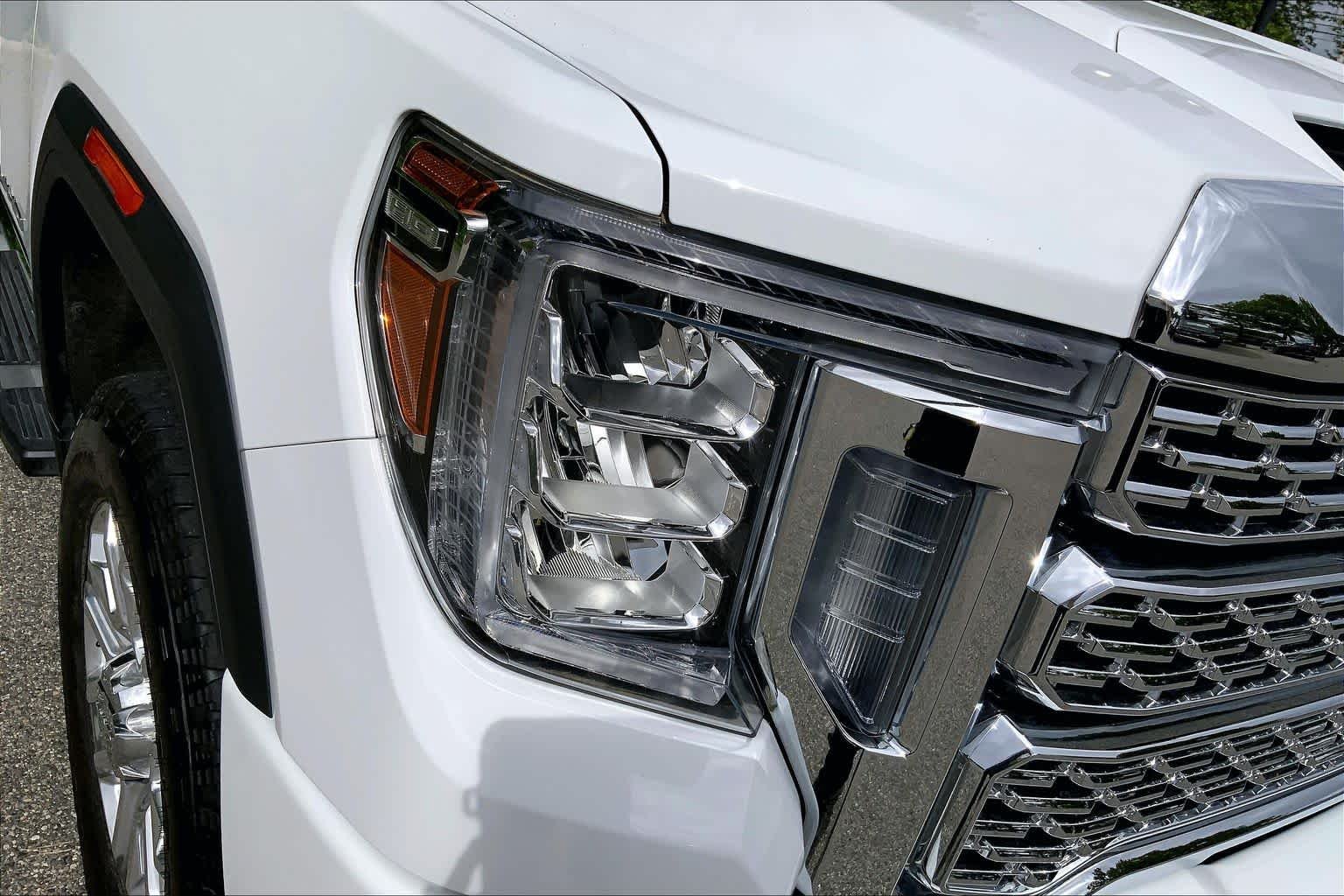 Used 2021 Summit White GMC Denali image 27