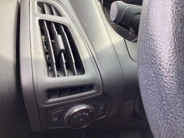 Used 2014 Red Ford SE image 29