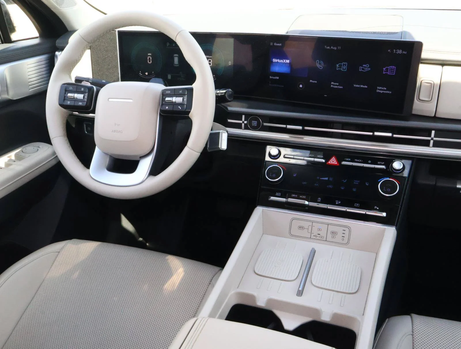 Used 2025 Phantom Black Hyundai SEL image 10