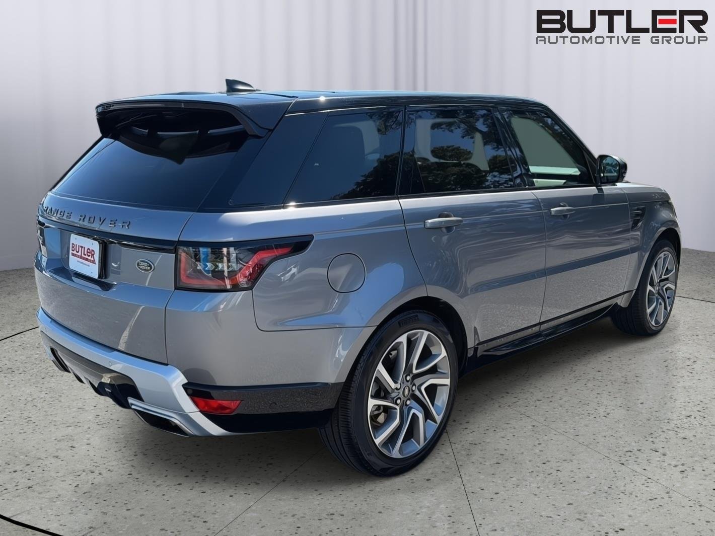 Used 2022 Eiger Grey Metallic Land Rover HSE Silver Edition image 6