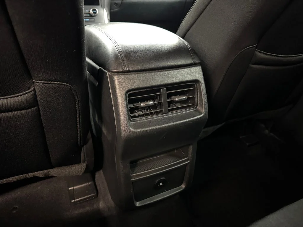 Used 2024 Gray Ford SE image 25