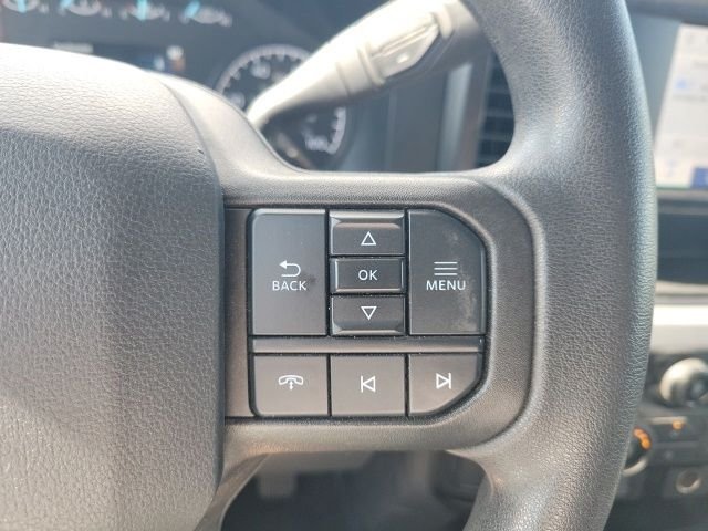 Used 2025 Oxford White Ford XLT image 13
