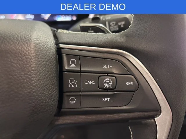New 2026 Bright White Clear-Coat Exterior Paint Jeep Altitude image 17