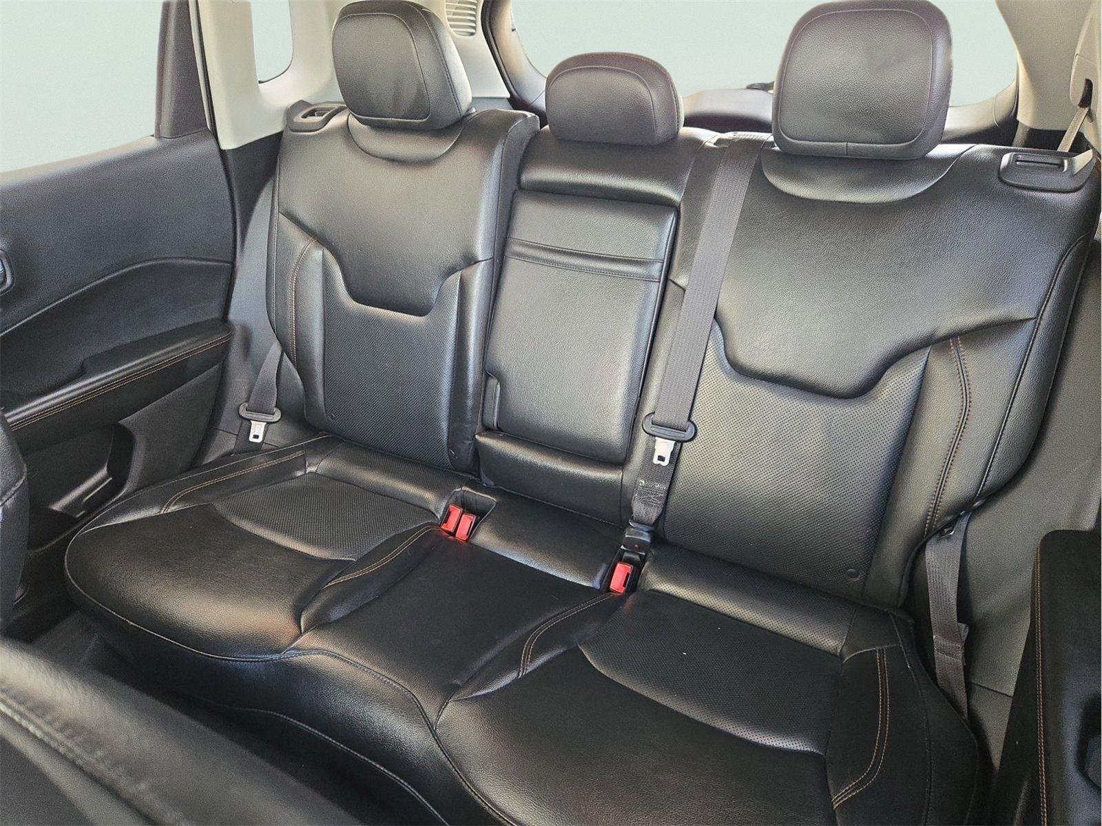 Used 2018 White Clearcoat Jeep Limited image 23