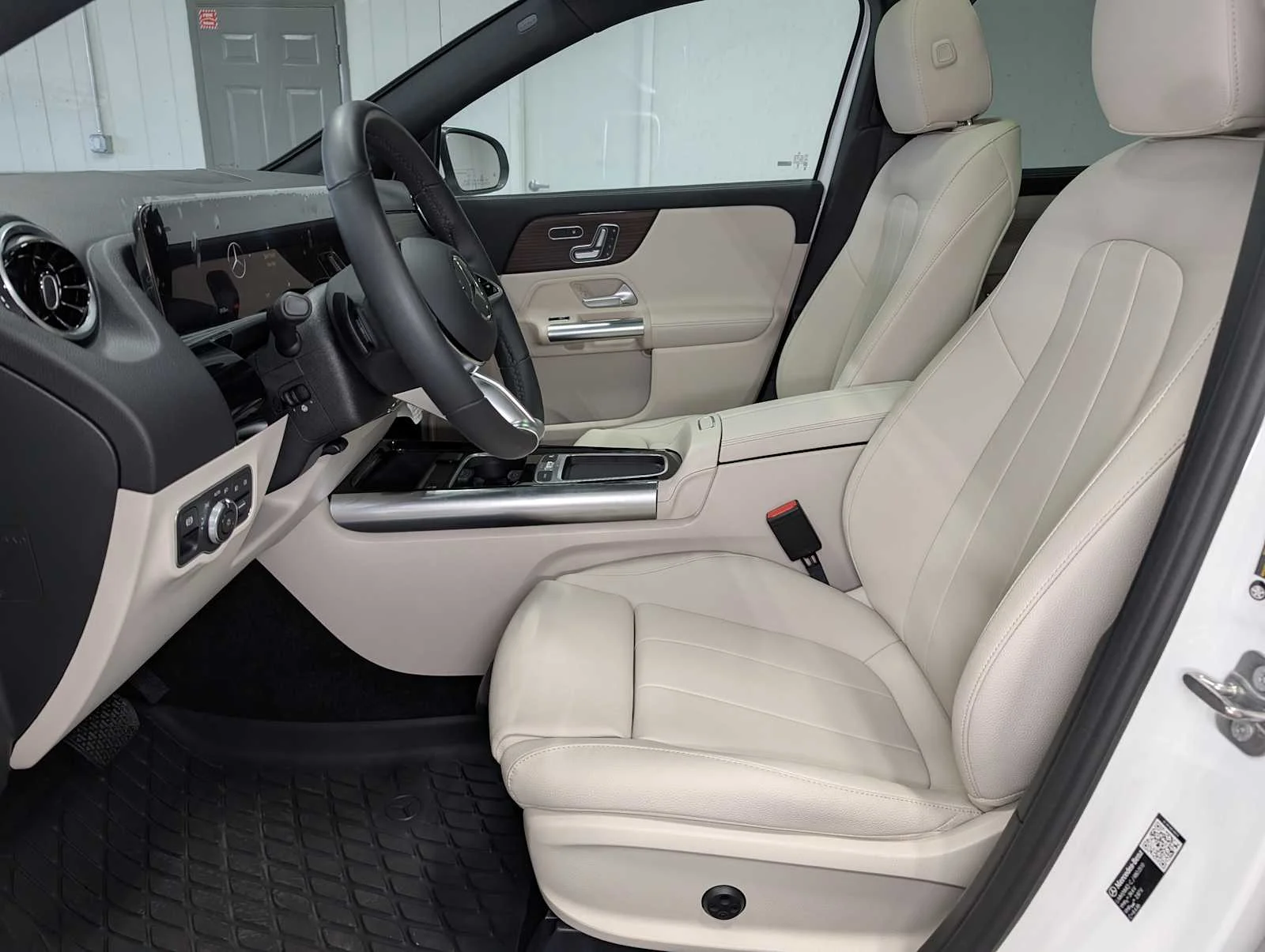 Used 2026 Polar White Mercedes-Benz GLA 250 image 4
