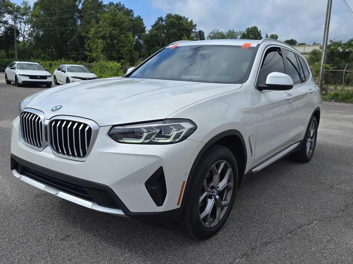 Used 2024 Mineral White Metallic BMW sDrive30i image 10