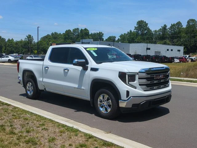 Used 2024 White GMC SLE image 15