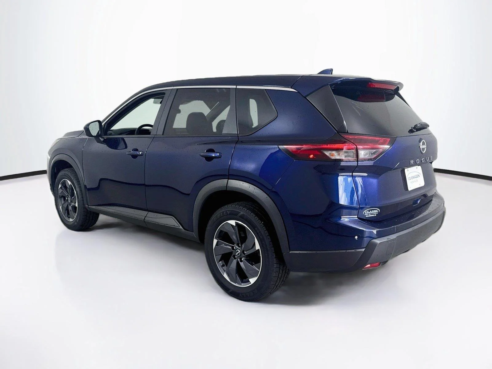 Used 2025 Deep Ocean Blue Pearl Nissan SV image 7