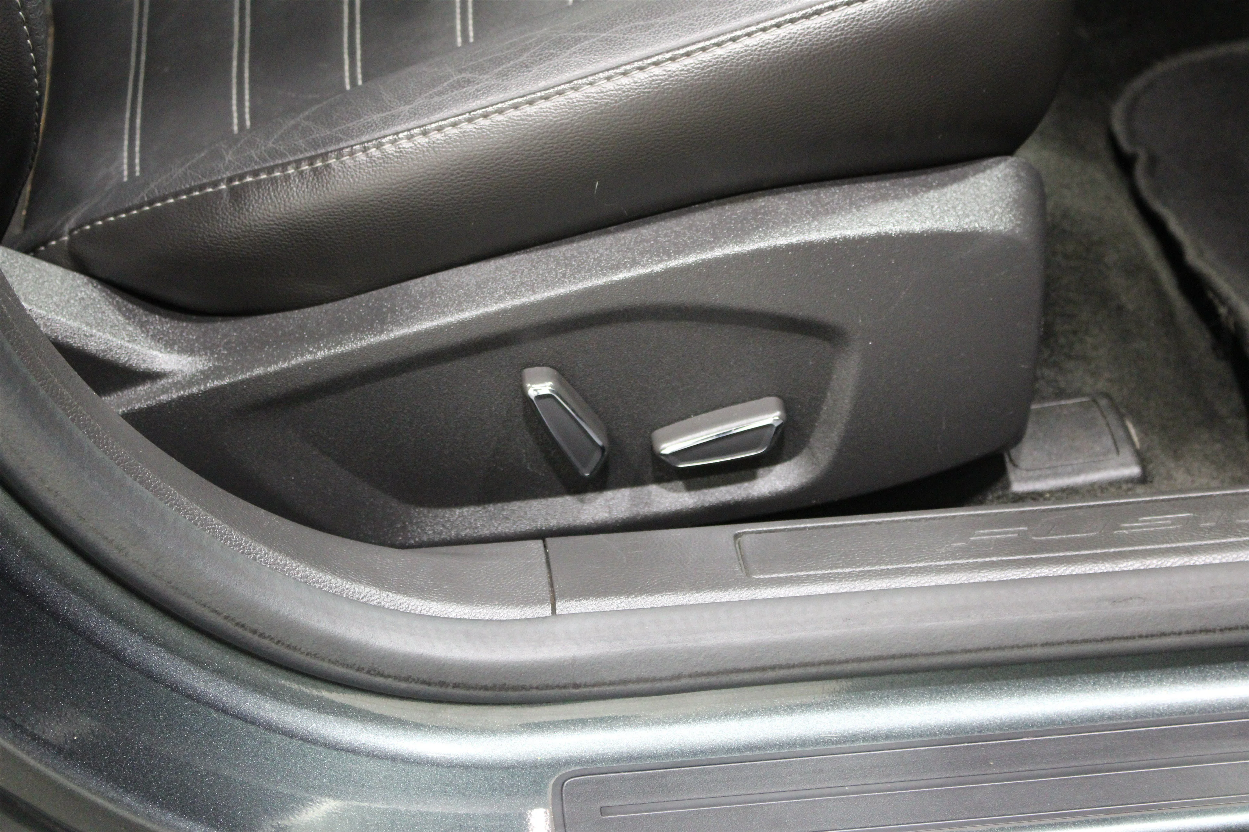 2016 Ford Fusion SE - Photo 24