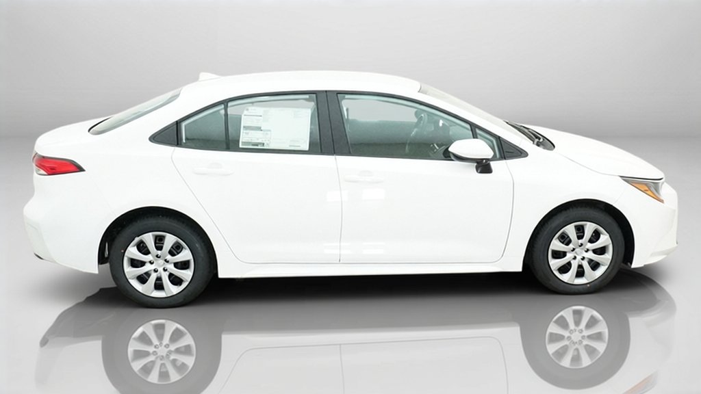 New 2027 Ice Cap Toyota LE image 7