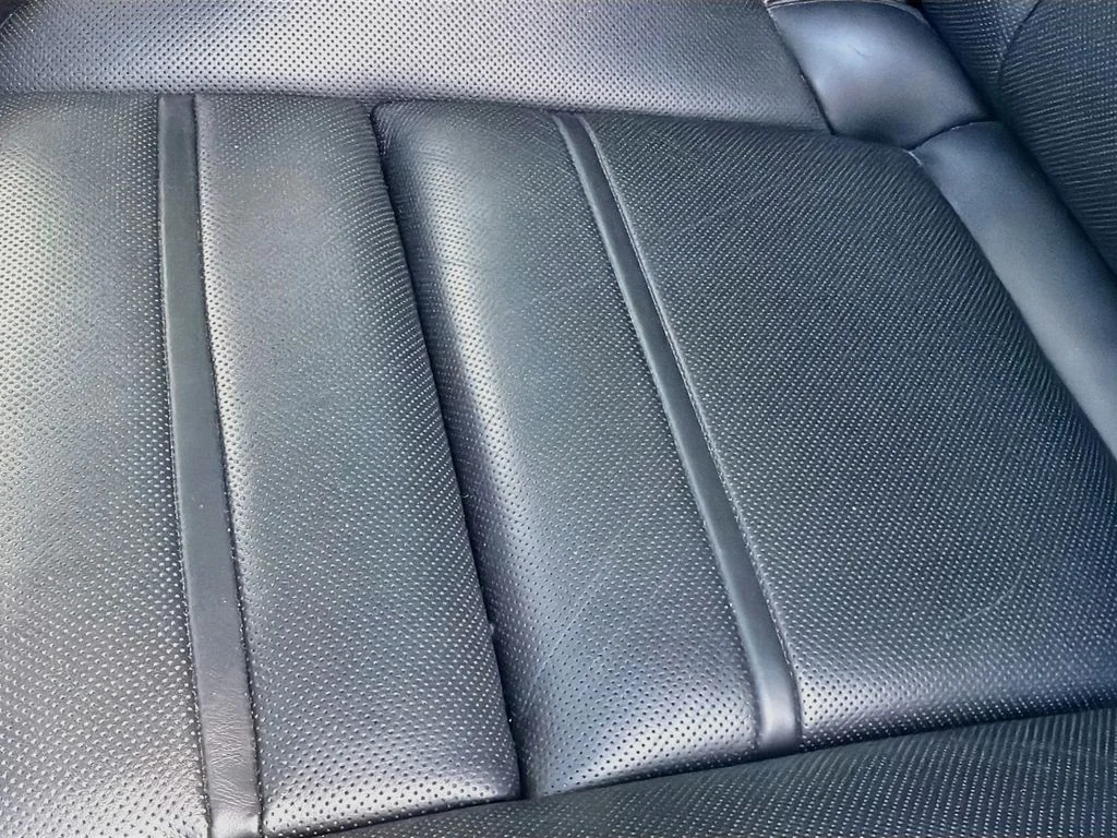 Used 2024  Porsche Base image 19