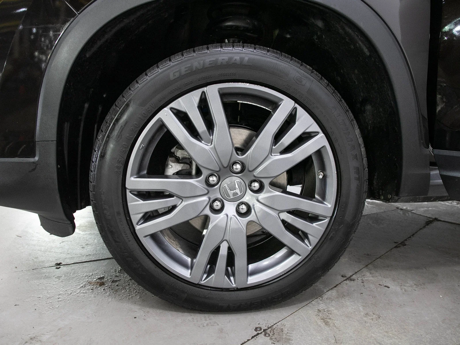 Used 2019 Crystal Black Pearl Honda 4D EX-L 4WD image 30