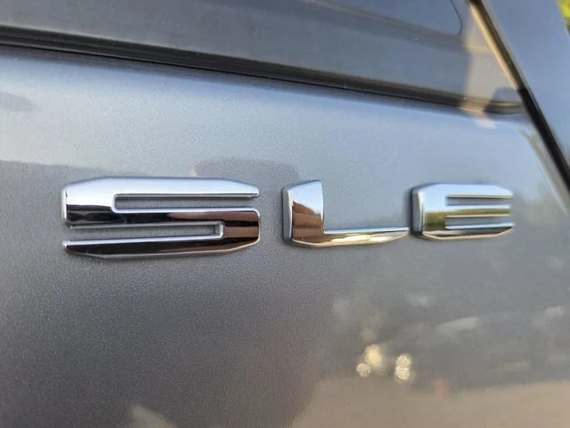 Used 2024 Sterling Metallic GMC SLE image 4