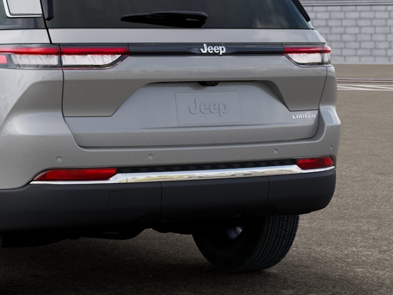 New 2026 Silver Zynith Exterior Paint Jeep Laredo X image 39