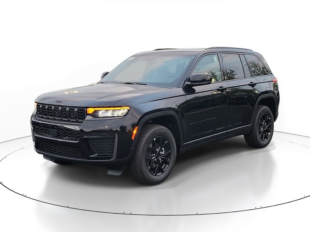 New 2026 Diamond Black Crystal Pearl-Coat Exterior Paint Jeep Altitude image 2