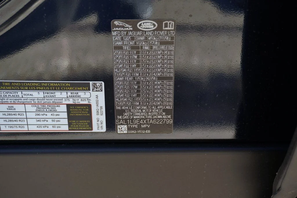 New 2026 Constellation Blue Ultra Metallic Gloss Land Rover Dynamic SE image 31