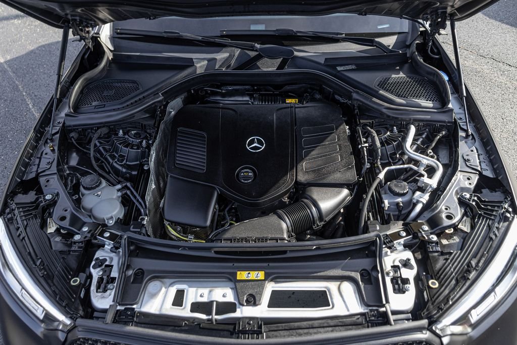 Used 2024  Mercedes-Benz GLC 300 image 36