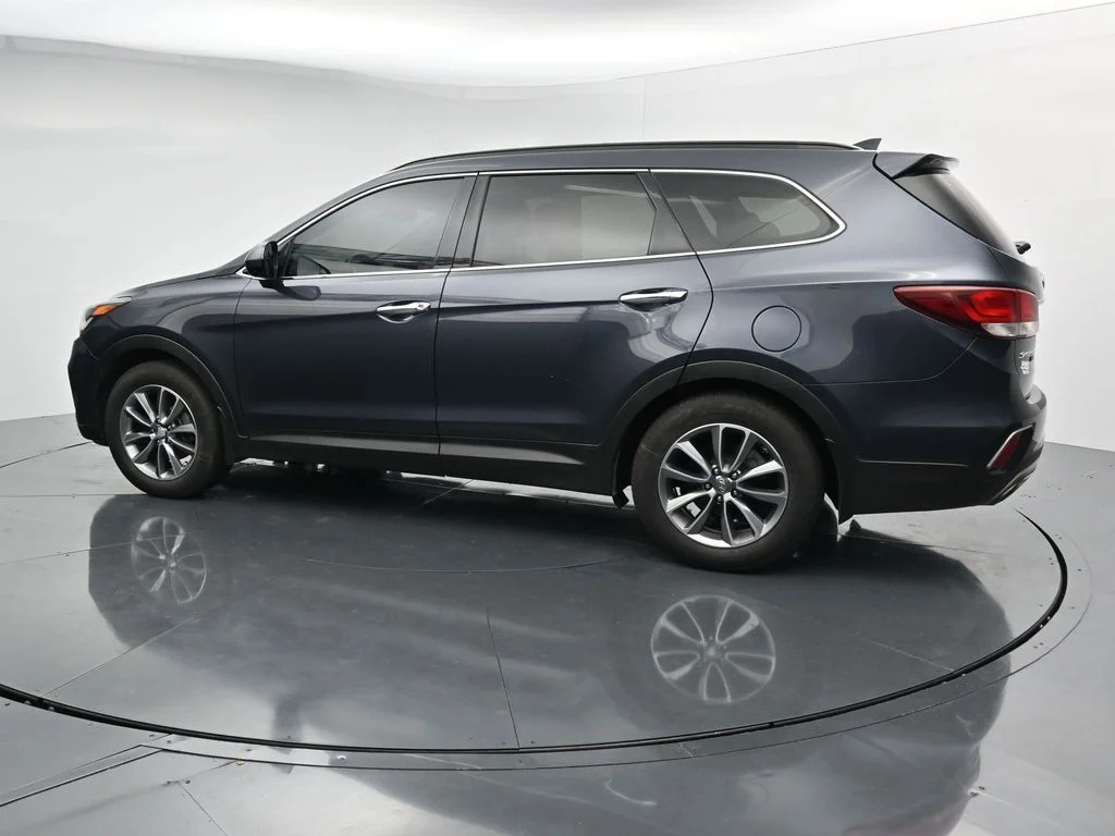 Used 2019 Blue Hyundai SE image 5