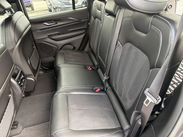 Used 2024 Gray Jeep Altitude image 17