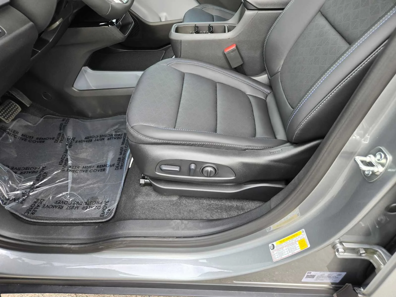 New 2027 Sterling Grey Metallic Chevrolet LT image 18