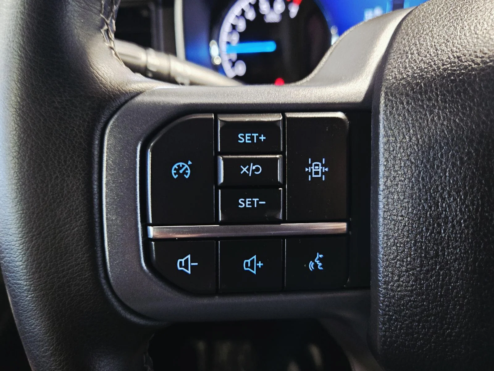 Used 2023 Atlas Blue Ford XLT image 38