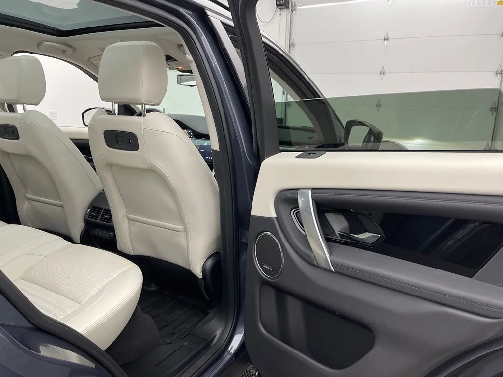 Used 2025 Varesine Blue Metallic Land Rover S image 36