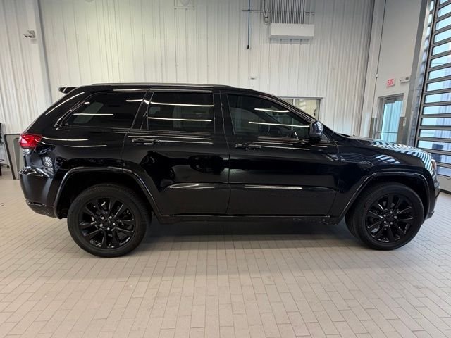 Used 2017 Jeep Grand Cherokee Altitude with VIN 1C4RJFAG5HC861882 for sale in North Haven, CT