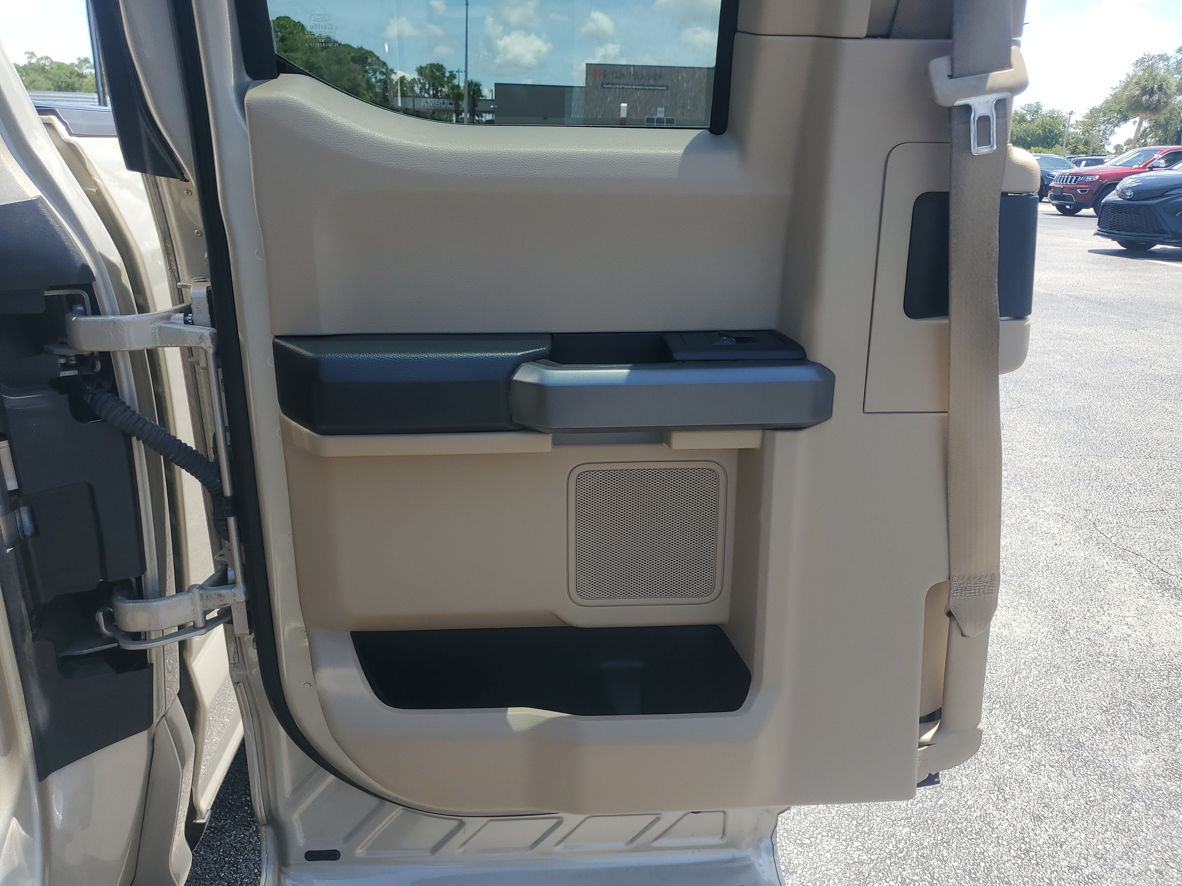 Used 2018 White Gold Ford XLT image 13