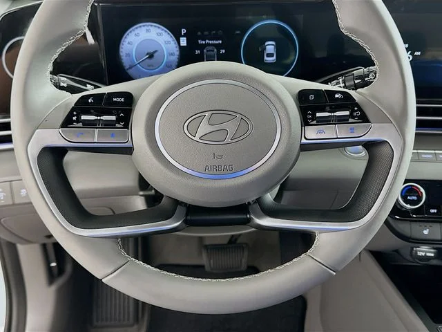 New 2025 White Hyundai SEL Convenience image 14